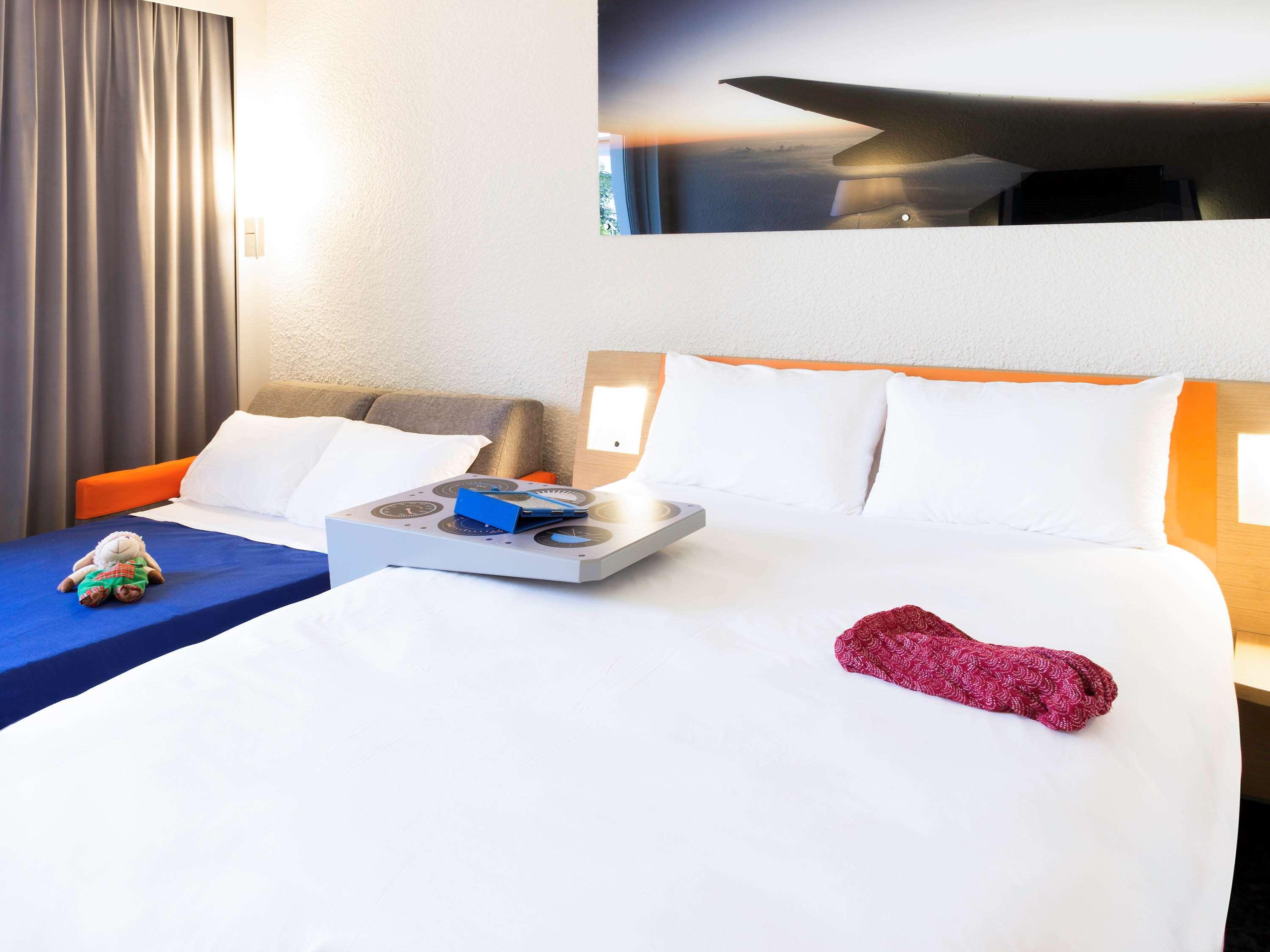 Ibis Styles Marseille Aeroport Hotel Vitrolles  Exterior photo