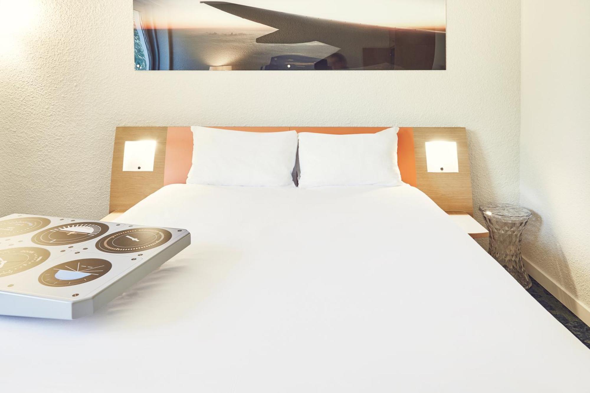 Ibis Styles Marseille Aeroport Hotel Vitrolles  Exterior photo